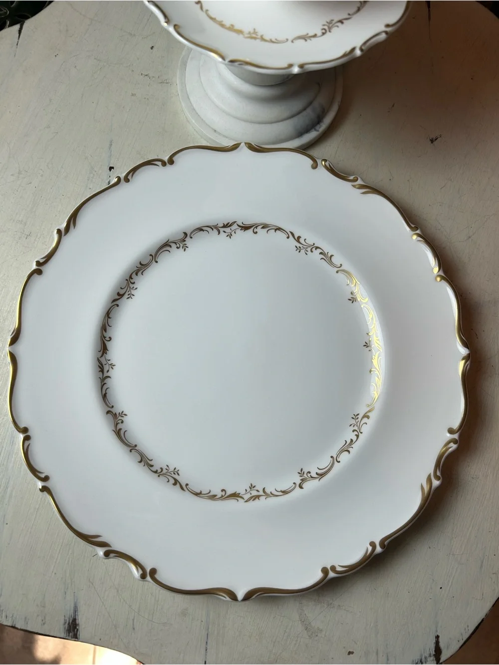 ROYAL DOULTON RICHELIEU 4957 Bone China 5 Piece Dinnerware White Gold Trim